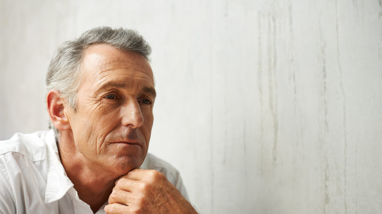 man denkt na over zijn erectieproblemen